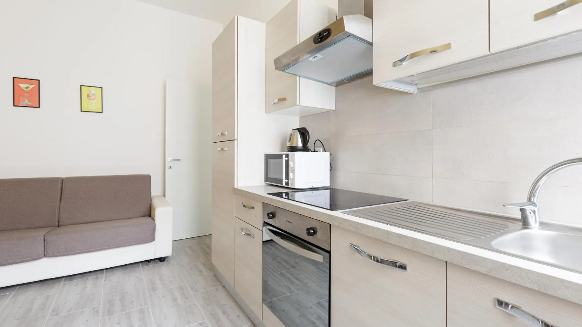 Martesana Cosy Apartment- M1 Gorla Red Line Milan Apartment