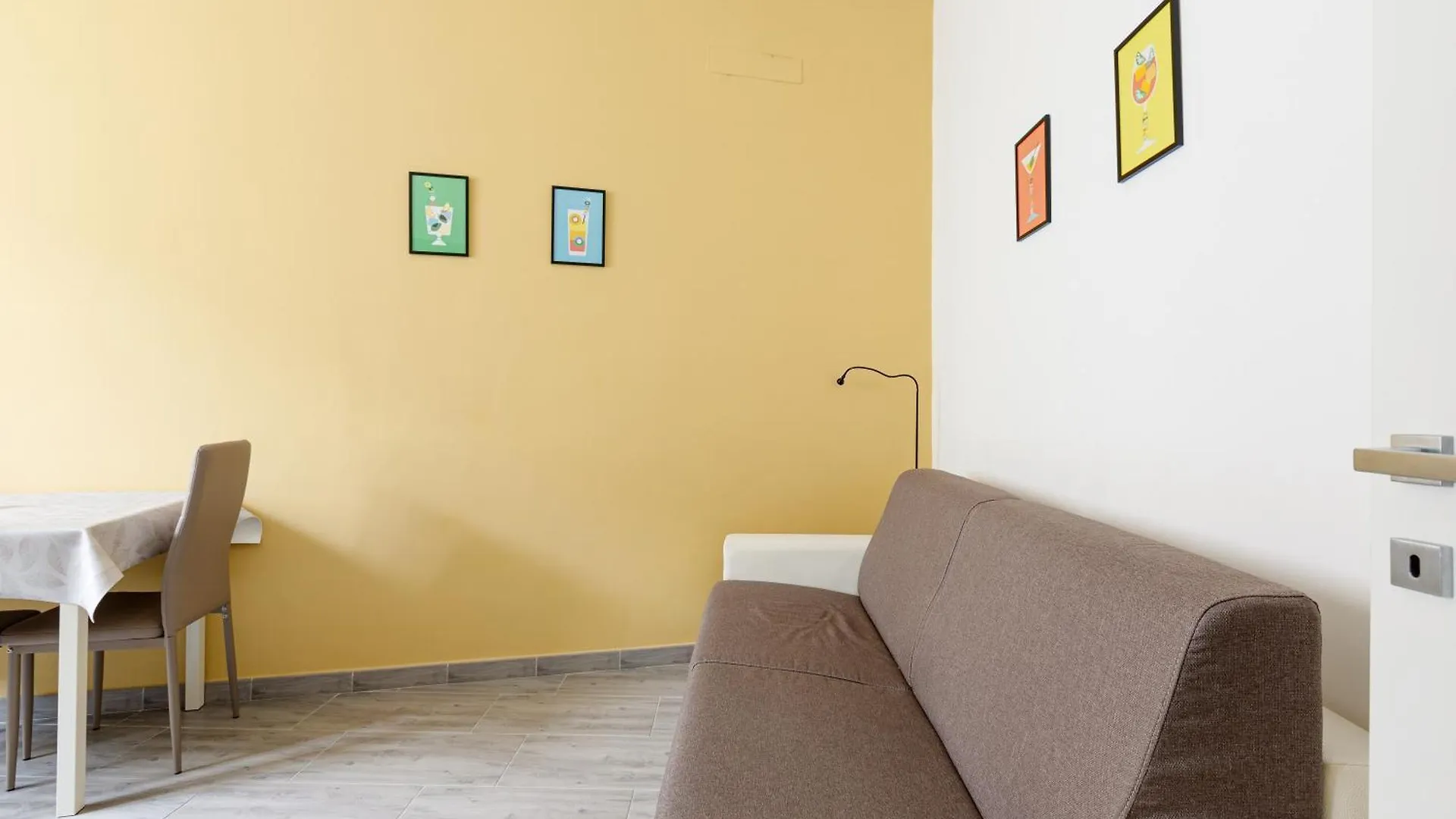 Apartment Martesana Cosy Apartment- M1 Gorla Red Line Milan